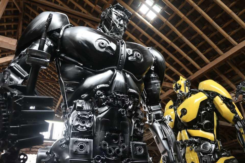 <p> İç pazar dışında Çin ve Almanya için de üretime devam edilen robotlar yaklaşık olarak beş motosikletten üretiliyor.</p>