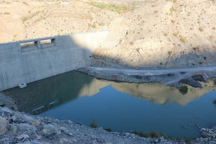 <p>Su tutulması için kapakları kapatılan Musa Tepe Barajına 2008 yılında kazma vurulduğu ve çalışmaların bu yıl tamamlandığı belirtildi.</p>
