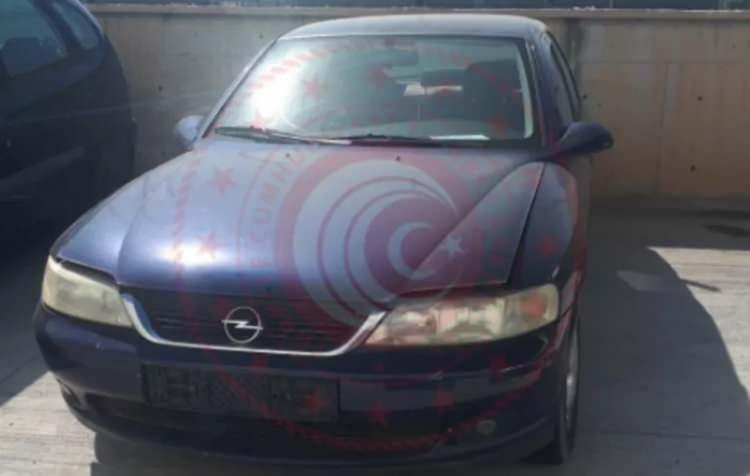 <p><strong>1999 Opel Vectra </strong></p>
<p>66 bin liradan satışa çıkarıldı.</p>
<p> </p>
