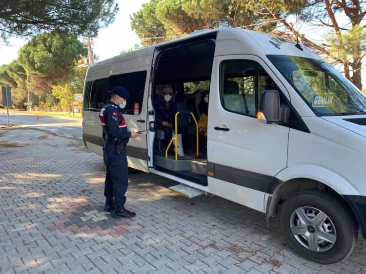 <p>Uygulamada; 20 bin 562 okul çevresi, 7 bin 728 metruk bina ve 8 bin 416 park ve bahçe kontrol edildi. Bu kontrollerde 381 aranan kişi yakalandı, 34 kişi gözaltına alındı. 158 kişiye adli ve idari işlem, 534 kişiye idari para cezası uygulandı. Uygulamada 143 bin 917 araç kontrol edildi. 3 bin 544 araca idari para cezası uygulandı, 488 araç trafikten menedildi, 86 aranan araç yakalandı.</p>
