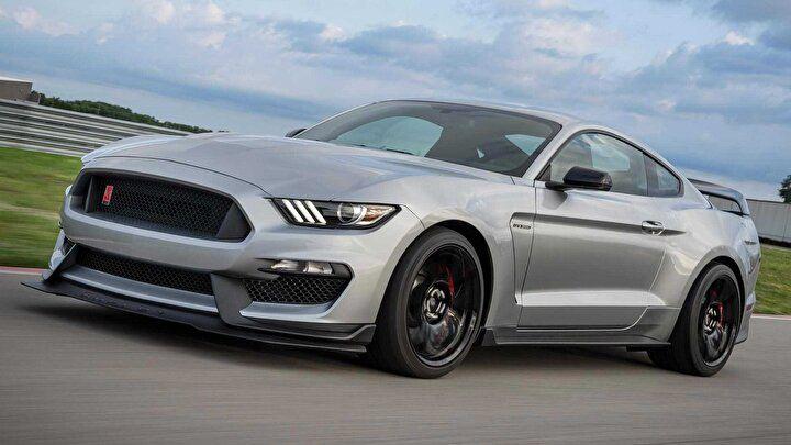 <p><strong>FORD MUSTANG SHELBY GT350</strong></p>
