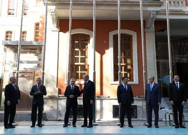 <p>Cumhurbaşkanı Erdoğan ve konsey üyesi ülkelerin liderleri Türk Konseyi 8. Zirvesi'nin düzenleneceği Demokrasi ve Özgürlükler Adası'na gitmek üzere buradan ayrıldı.</p>