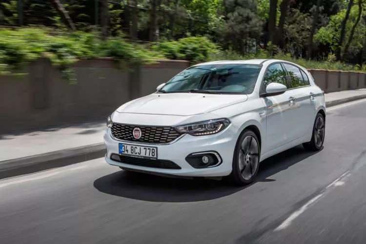 <p><strong> 2 bin 632 adetle Fiat Egea,</strong></p>
