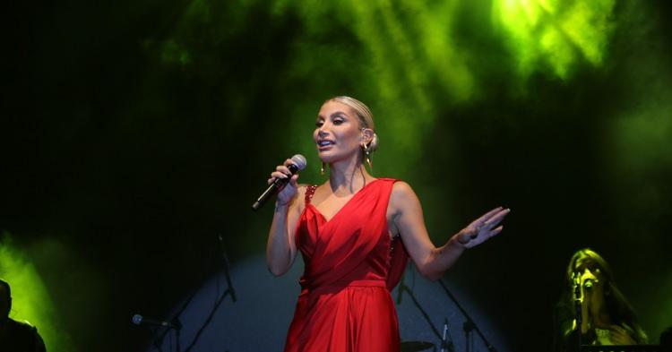 <p><strong>İrem Derici - Konya 350 Bin TL</strong></p>