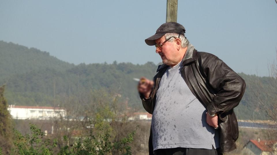 <p>Araçlarının yandığı haberini alan sürücünün eşi olay yerinde hem kocasına kızdı hem de gözyaşı döktü.</p>
