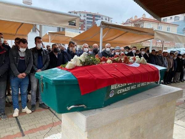 <p>Müslüme'nin cenazesi, işlemlerin ardından memleketleri Karaman'a getirildi. Müslüme’nin cenazesi önce Karaman Devlet Hastanesi’ne konuldu. Anneanne Müslüme Yağal, torununun cenazesini kendisi yıkadı.</p>
