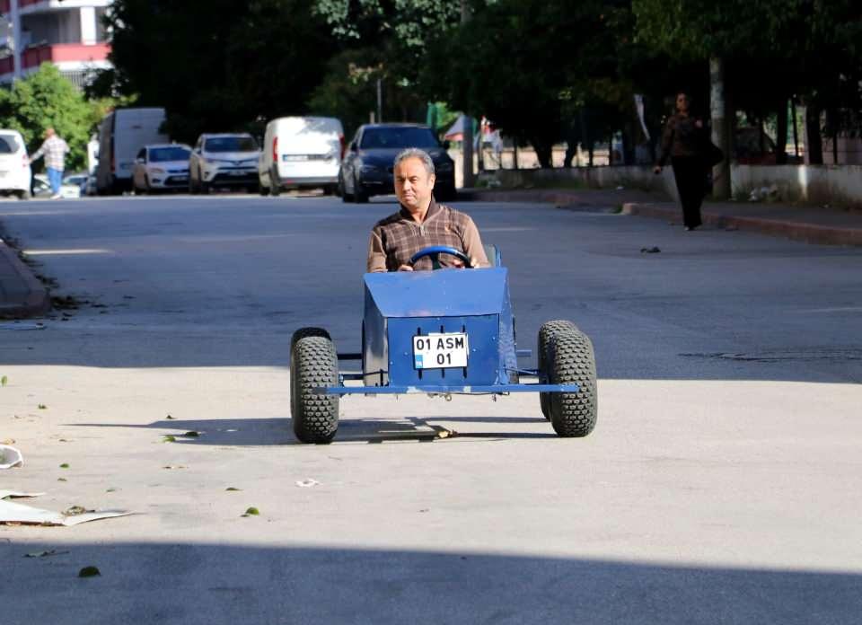 <p>Önce arabanın şasesini hazırlayan Gürgen, ardından internet üzerinden otomatik şanzıman motor sipariş etti. </p>

<p> </p>
