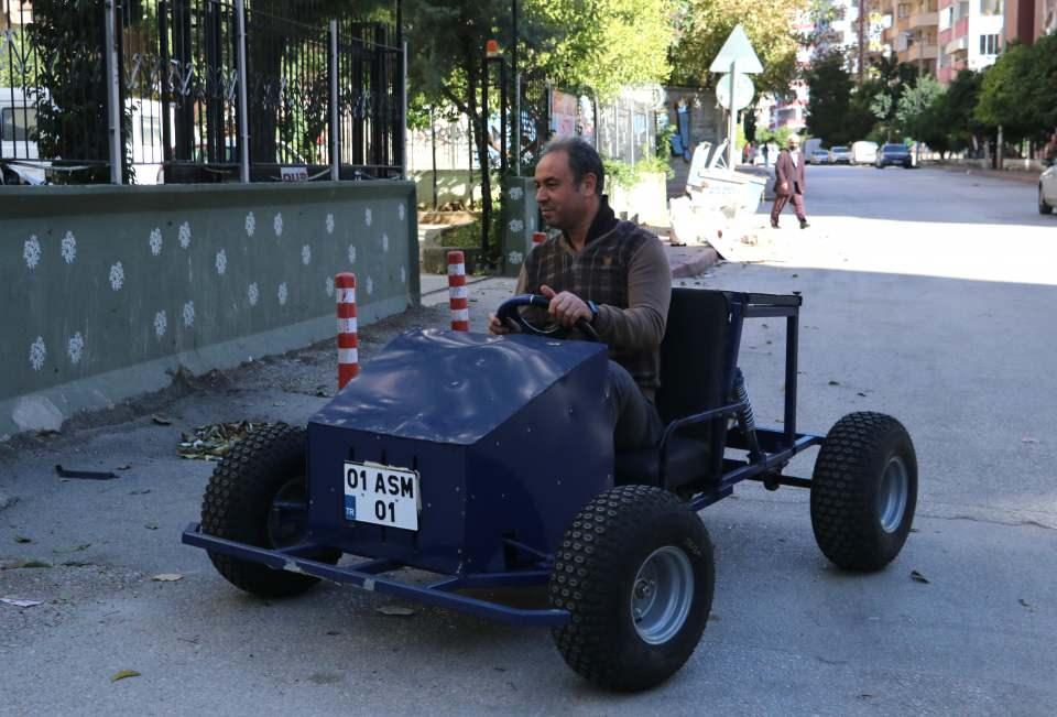 <p>Trafiğe kapalı alanlarda aracı sürdüğünü aktaran Gürgen, “Köy yerlerinde veya trafiğe kapalı alanlarda kullanılabilir. 40-45 kilometre hız yapıyor. </p>
