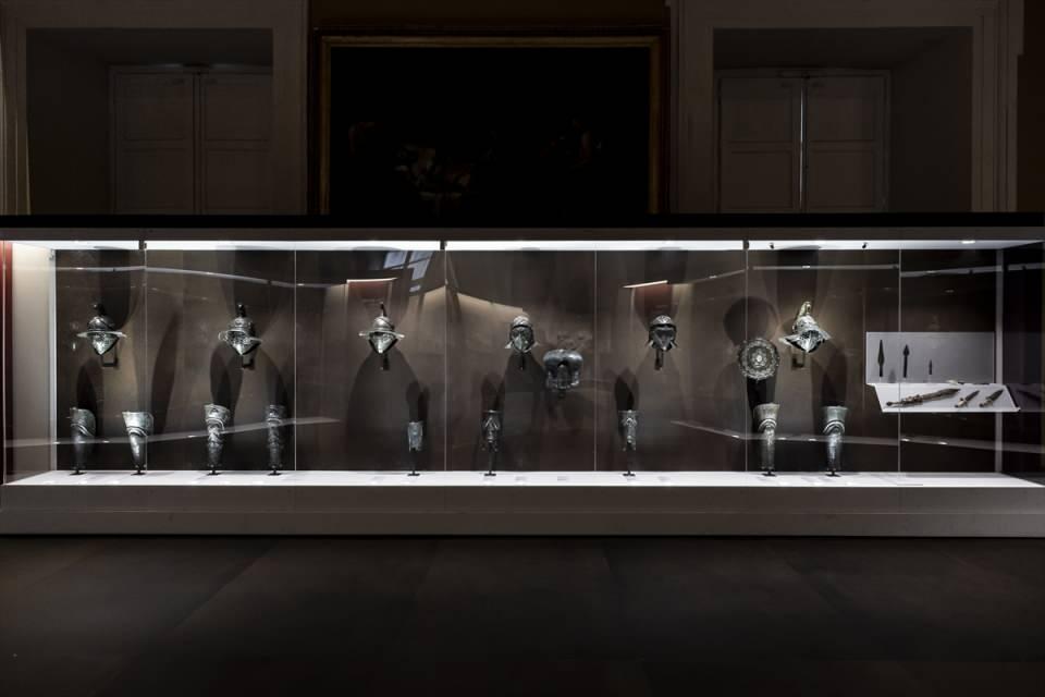<p>Birçok tarihi koleksiyona ve arkeolojik buluntulara ev sahipliği yapan Napoli Arkeoloji Müzesi'nde "Gladiatori" sergisi 6 Ocak 2022'ye kadar dijital olarak da hizmet verecek.</p>
