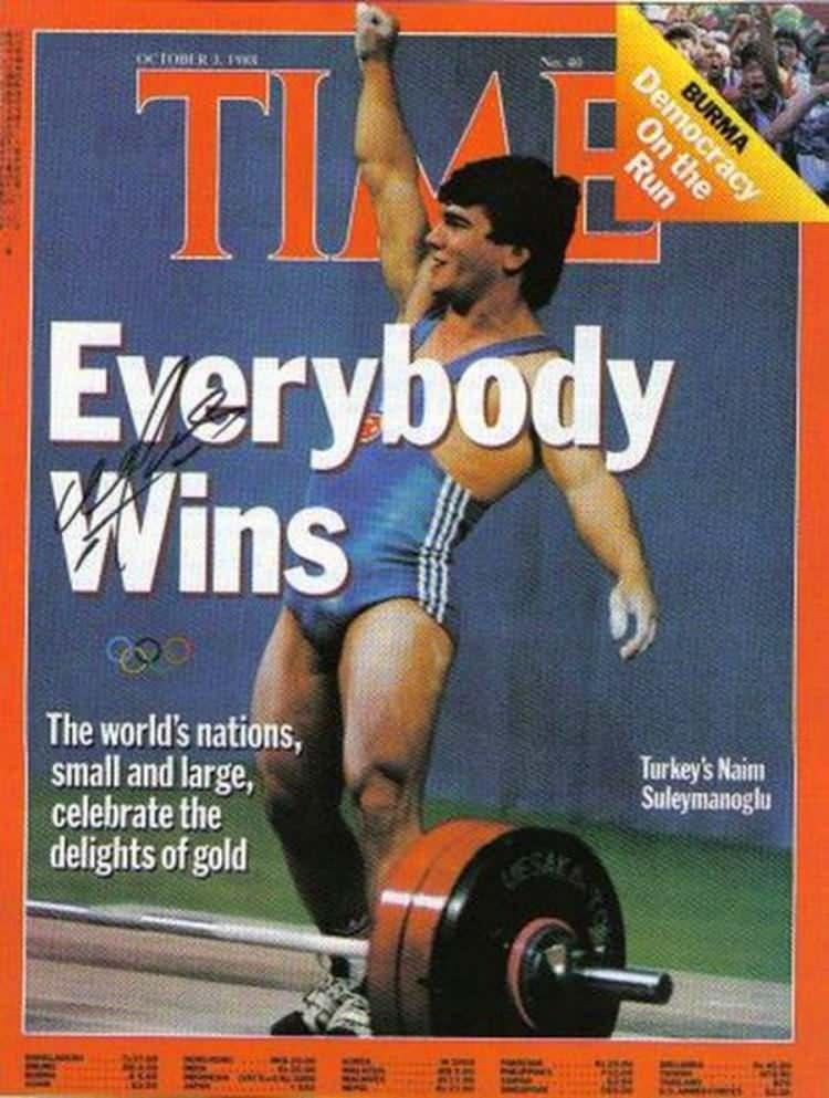 <p>- Time dergisine kapak olan ilk Türk sporcu</p>
<p>1988 Seul Olimpiyatları'nda 9 dünya, 5 olimpiyat rekoru kıran ve 'dünyanın en iyi haltercisi' seçilen Naim Süleymanoğlu, 3 Ekim 1988'de "Everybody Wins" başlığıyla Time dergisine kapak oldu.<br />
</p>