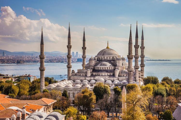 <p><span style="color:#B22222"><strong>Ümmetin, milletin Cuma'sı hayırlara vesile olsun. Allah, namaz ve dualarımızı yüce katında makbul kılsın. Hasta kullarına şifa buyursun. Zordaki kullarını selâmete ulaştırsın. Bizi görünür, görünmez her sıkıntıdan kurtarsın ve korusun. Hayırlı cumalar</strong></span></p>
<p> </p>
<p><span style="color:#0000CD"><strong>Kurumuş kütüğe bile nice çiçekler bahşeden Yüce Rabbim! Kuruyan yüreklerimizi de Rahmet yağmurlarınla yeşert. Hayırlı Cumalar</strong></span></p>
<p><span style="color:#B22222"><strong>"Dün geçti yarın da henüz gelmedi. Dün için yapacak bir şey yok. Yarına sağ çıkacağımız belli değil. Bugün Cuma kıymetini bil.."</strong></span></p>