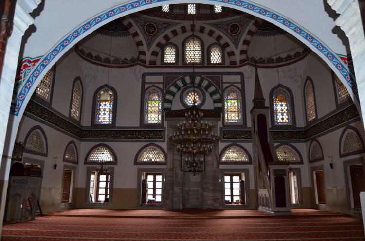 <p><span style="color:#FF0000"><strong>Rabbim, sevginle dopdolu yüreklerle sana kavuşmayı ve sevdiklerimizle sonsuzlukta buluşmayı nasip eyle, amin. Hayırlı Cumalar.</strong></span></p>
<p><span style="color:#FF0000"><strong>Bunlar, ALLAH'a ve Ahiret gününe inanırlar, iyiliği emreder, kötülükten menederler ve hayr'larda yarışırlar. İşte bunlar iyi kimselerdendir. (Al-i İmran Suresi 3/114) #HayırlıCumalar</strong></span></p>
<p><span style="color:#FF0000"><strong>“Günlerinizin en faziletlisi cuma günüdür. Bu sebeple o gün bana çokça salâtü selâm getiriniz; zira sizin salâtü selamlarınız bana sunulur.”</strong></span></p>
<p> </p>
<p><span style="color:#FF0000"><strong>Hiç kimse kendisi için gizlenen müjde ve mutluluğu bilemez(Secde S. 17.Ayet) Rabbimin müjdeleri nasip olsun hepimize. Hayırlı cumalar.</strong></span></p>