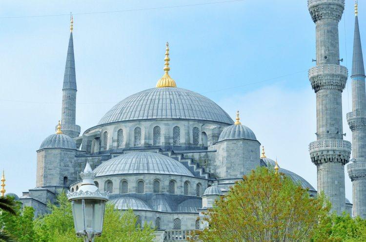 <p><span style="color:#800000"><strong>Cuma'dır kuldan Rabbi'ne arzları ulaştıran, Cuma'dır tevbe kapılarını açtıran ve Cuma'da öyle bir vakit vardır ki kulu Rabbi'ne yaklaştıran... O vakte vâkıf olabilme duası ile .... Cumamız hayırlı ve Mübarek olsun...( Amin )</strong></span></p>
<p> </p>
<p><span style="color:#800000"><strong>Allah’ım dilimizden ve gönlümüzden adını eksik etme Bizlere senin sevdiklerinin arasında olmayı ve cemalini görebilmeyi nasip et. Hayırlı Cumalar…</strong></span></p>
<p> </p>
<p><span style="color:#800000"><strong>Melekler daima duacınız olsun. Yüreğiniz ferah, ilhamınız bol olsun. Sevgili peygamberimiz, şefaatçimiz olsun. Cumamız mübarek olsun..</strong></span></p>