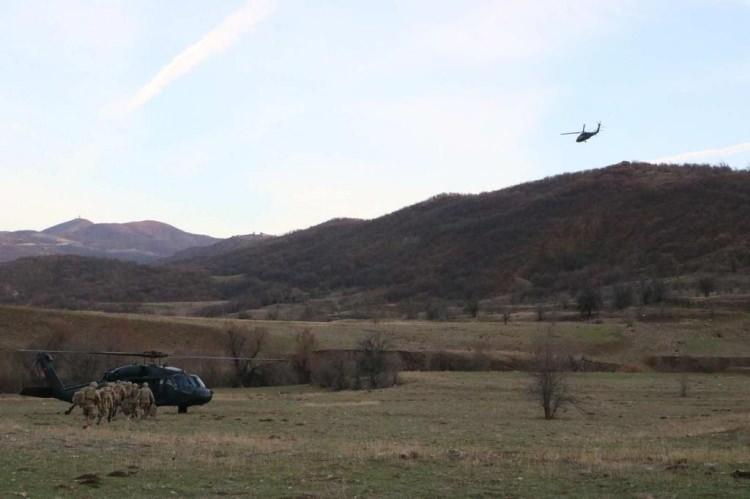 pİçişleri Bakanı Soylu, Tunceli'nin Mercan Dağları bölgesinde 1060 personelin katılımıyla bu sabah itibarıyla Eren Kış-6 Operasyonu'nun başlatıldığını bildirdi./p 