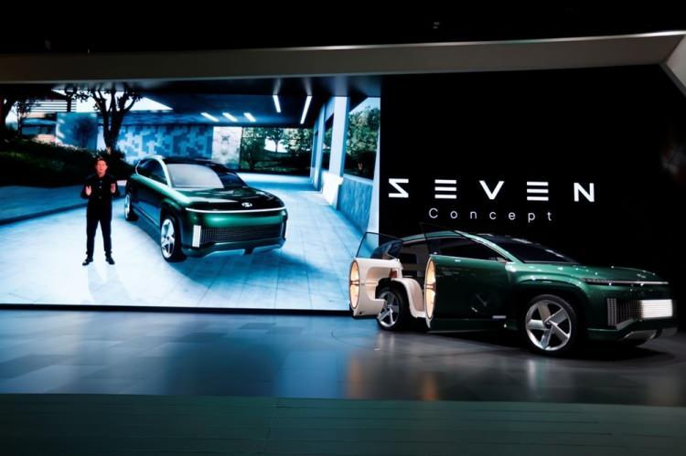 <p>Hyundai 2021 Los angeles Otomobil Fuarı'nda yeni elektrikli SUV konsepti Seven'i tanıttı.</p>
