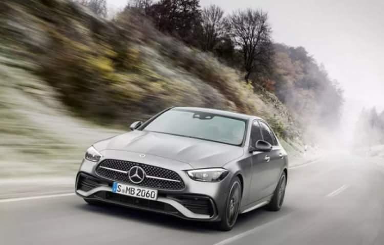 <p><strong>MERCEDES BENZ</strong>- 17.500 adet</p>

<p>En çok satan model C Serisi: 4093</p>
