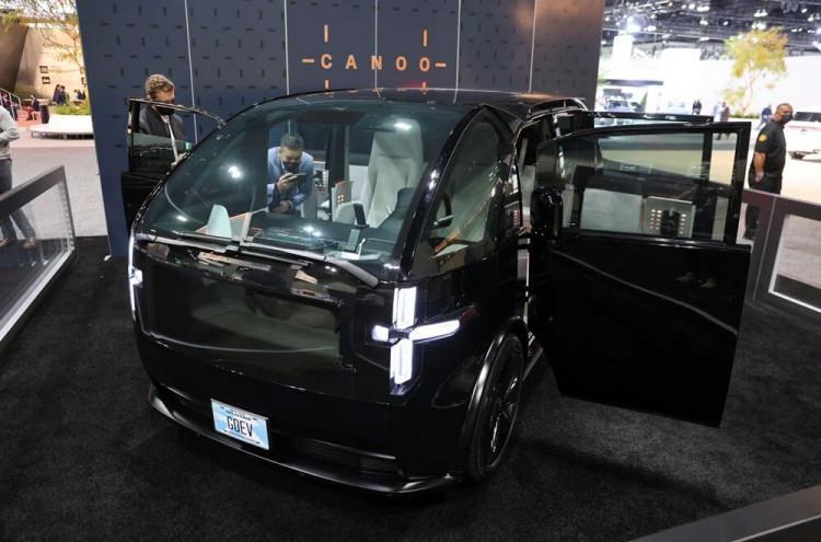 <p>Canoo Lifestyle</p>
