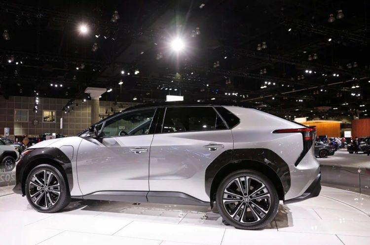 <p>2023 Toyota bZ4X</p>
