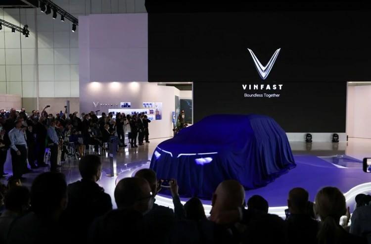 <p>VinFast E35 SUV</p>

<p> </p>
