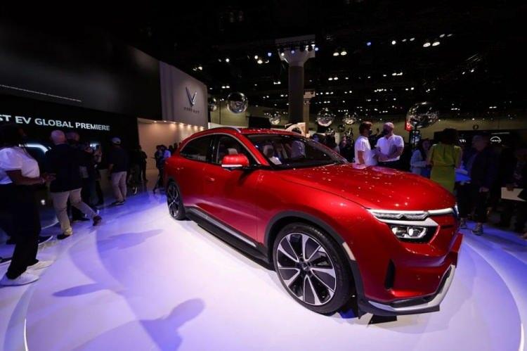 <p>VinFast E35 SUV</p>
