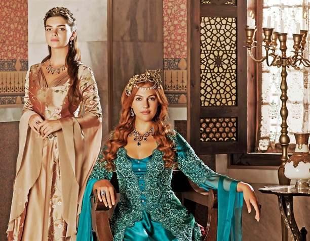 <p><span style="color:#800080"><strong>Bir dönem Muhteşem Yüzyıl dizisinde "Mihrimah Sultan" karakterini oynayan Pelin Karahan, Timur Savcı'nın Meryem Uzerli hakkında yaptığı açıklamalar hakkında konuştu. </strong></span></p>
