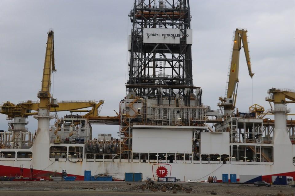 <p>Gelecek günlerde diğer çalışmaların da bitirilmesinin ardından Yavuz, Fatih ve Kanuni gemileri sondaj ve test çalışmalarına Karadeniz'de devam edecek.</p>

<p> </p>
