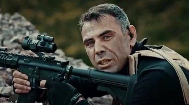 <p><span style="color:#800000"><strong>Gürkan Uygun ve Volkan Uygun arasında 8 yaş bulunuyor.</strong></span></p>
<p> </p>