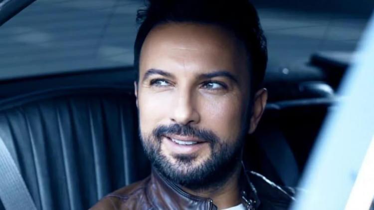 <p><strong>Pandeminin başladığı geçtiğimiz sene mart ayından beri Almanya'nın Köln şehrinde yaşayan Megastar Tarkan'ın, paylaşımlarıyla konuşulmaya devam ediyor. Tarkan, Instagram hesabından takipçilerine tbt notlarıyla yıllar öncesine götürüyor. Yıllar içindeki değişimiyle şaşırtan Tarkan'ın daha önce hiç görmediğiniz fotoğraflarını sizler için derledik.</strong></p>