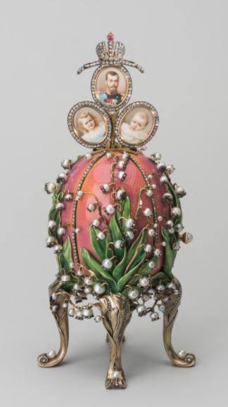 <p>Günümüze sadece 43 tanesinin ulaştığı 50 yumurtanın tasarımı, Carl Faberge liderliğinde Faberge ailesi ve tasarımcıları tarafından üretildi. </p>
