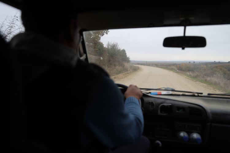 <p>Kışın en sert geçtiği 3 ay da ise evimizde kalıyoruz. Topladığımız kurbağaları tüccara satıyoruz, onlar da Fransa başta olmak üzere çeşitli ülkelere ihraç ediyorlar.</p>