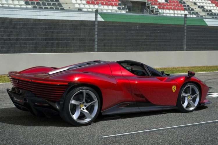 <p>Ferrari, Monza SP1 ve SP2 modeli gibi Daytona SP3 modelini de sınırlı sayıda üretecek. </p>

<p> </p>
