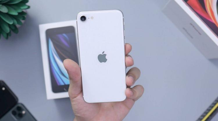 <p>iPhone SE 64 GB: 7.499 TL</p>
<p> </p>