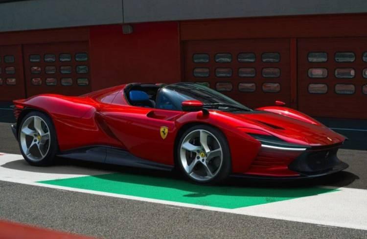 <p>Ferrari Daytona SP3 modelini 'şimdiye dek üretilen en aerodinamik model' olarak tarif ediyor.</p>
