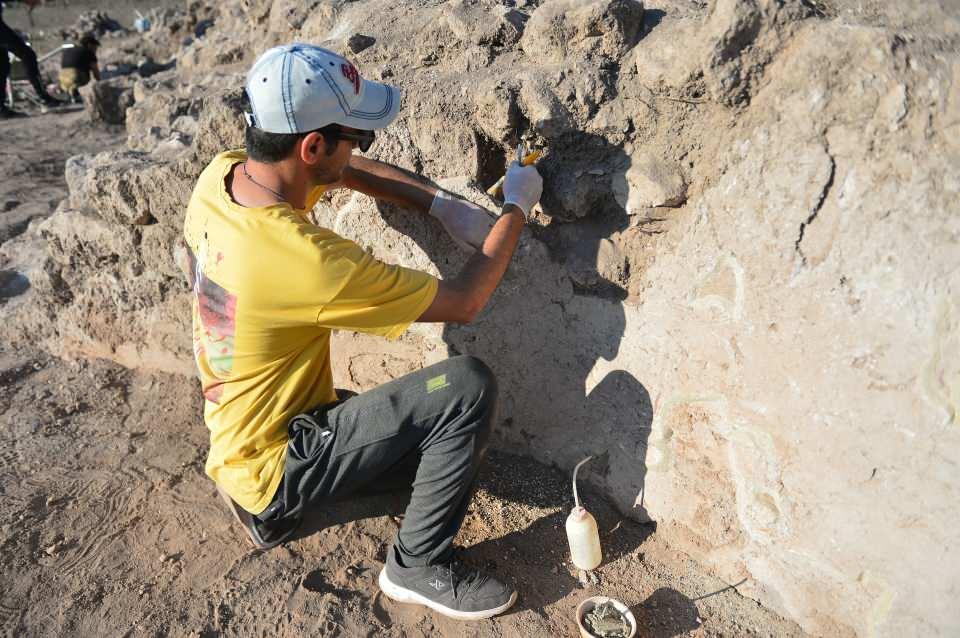 <p>Hadrianaupolis'te bir Roma garnizonunun, askeri üssünün varlığından söz edilebileceğini anlatan Çelikbaş, "Roma, Karadeniz Bölgesi'nden kendi coğrafyasına gelebilecek her türlü tehlikeye karşı üsler inşa ederek savunmasını en uçta yapmayı planlamış. </p>
