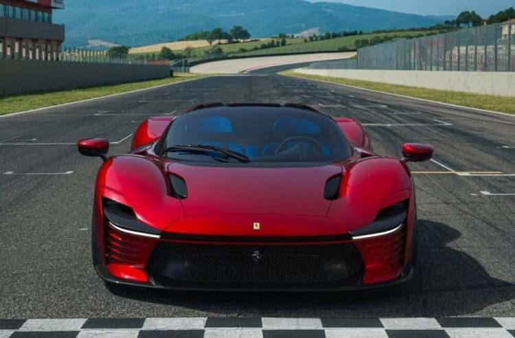 <p><a href="https://www.ntv.com.tr/ferrari" target="_blank">Ferrari</a> Icona serisine yeni bir model ekledi. 2021 Ferrari Finali Mondiali adlı etkinlikte tanıtılan araç, markanın yarış efsaneleri 330 P3/4, 350 Can-Am, 512 S modellerinden ilham alınarak tasarlandı.</p>

<p> </p>

<p> </p>
