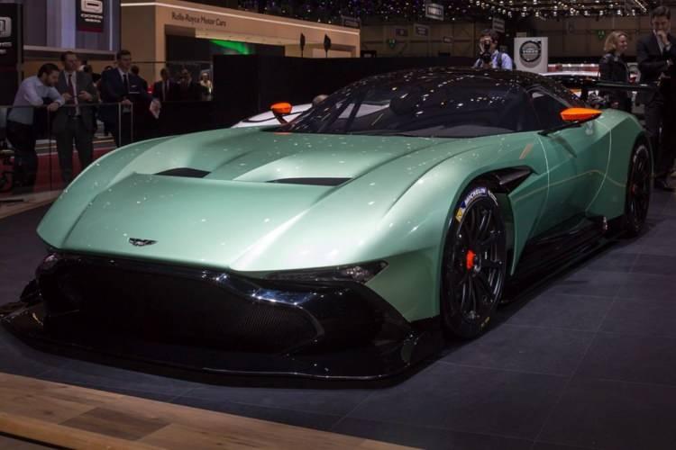 <p><strong>23. ASTON MARTİN VULCAN</strong></p>
<p> </p>
<p>2.3 MİLYON DOLAR</p>