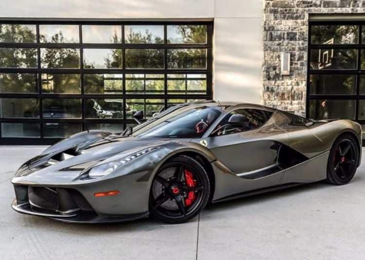 <p><strong>19. LA FERRARİ FXX K</strong></p>
<p> </p>
<p>2.7 MİLYON DOLAR</p>