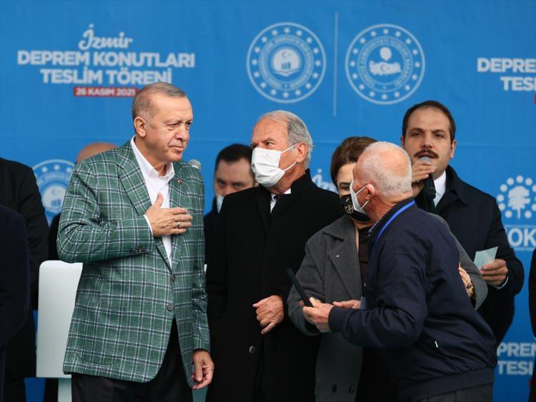 <p>Cumhurbaşkanı Recep Tayyip Erdoğan hak sahiplerine evlerinin anahtarlarını teslim etti.<span style="color:rgb(43, 43, 43)">hahak sahiplerine evlerinin anahtarlarını teslim etti.k sahiplerine evlerinin anahtarlarını teslim etti.hak sahiplerine evlerinin anahtarlarını teslim etti.</span></p>
