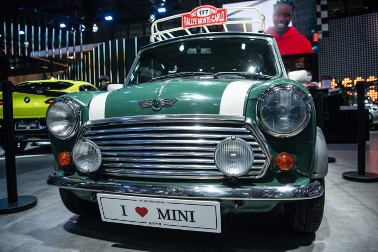 <p>Mini Cooper</p>
