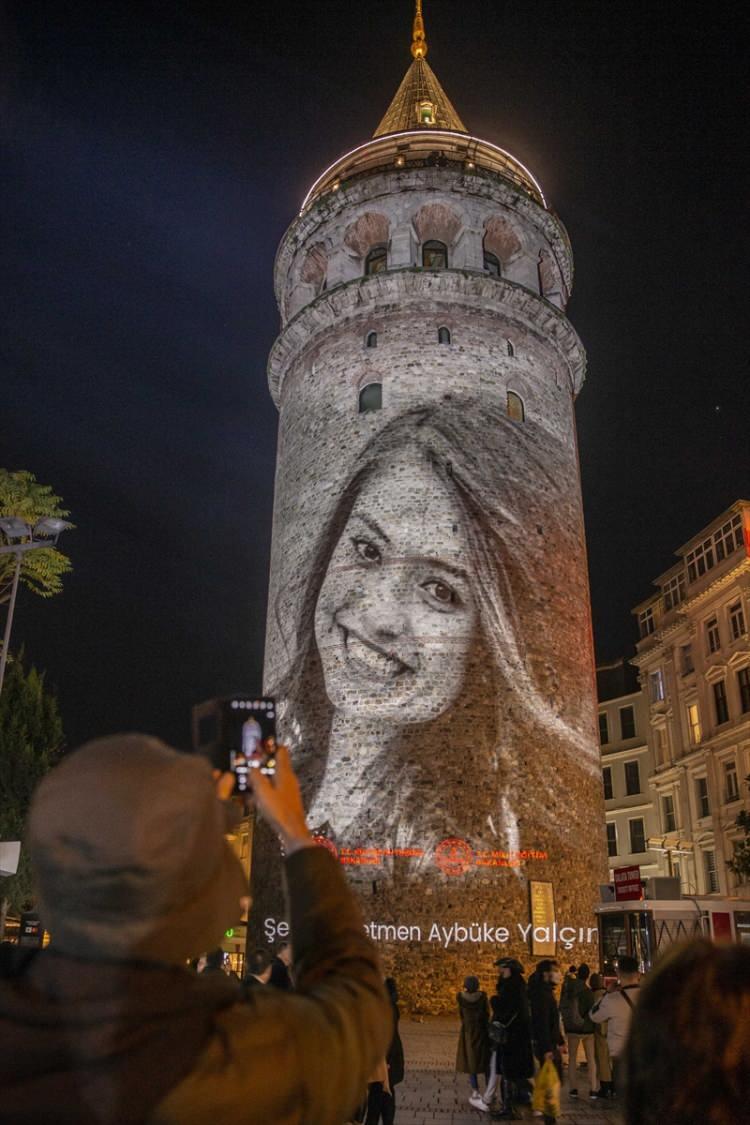<p>Yalçın'ın portresinin ardından "Başta şehit olan öğretmenler olmak üzere tüm öğretmenlerimize minnetle... Öğretmenler Günü kutlu olsun." ifadeleri paylaşıldı.</p>
<p> </p>