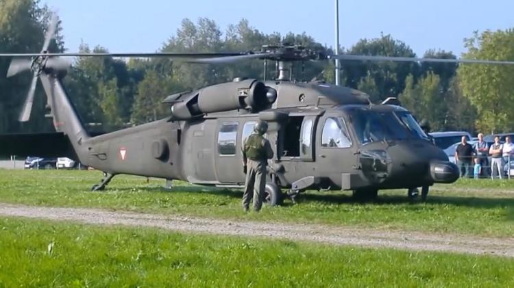 <p>Konuşmasının devamında TEI olarak haftada bir helikopter motoru üretecek kapasiteye ulaştıklarını müjdeleyen Akşit, bu durumun havacılık sektöründe azımsanmaması gerektiğinin altını çizdi. Akşit, TEI ekibini kutladığı sözlerini şöyle sürdürdü:</p>
