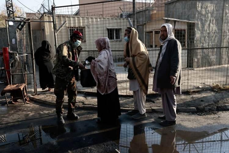 <p><strong>EĞİTİM VE ÇALIŞMA HAKKINDA DEĞİNİLMEDİ</strong></p>
<p>Taliban sonrası Afganistan'da kadınların çalışması ve kızların okula gitmesi kısıtlanmıştı.</p>