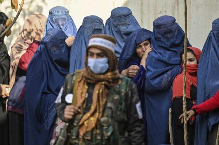 <p>Dördüncü maddede yeni erkekten (evlilik tazminatı olarak) mehir almanın dul kadının rızasına bırakıldığı belirtildi.</p>