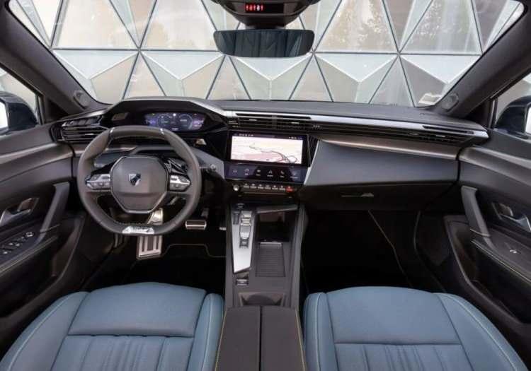 <p><strong>PEUGEOT 308</strong></p>
