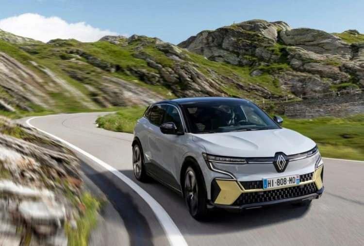 <p><strong>RENAULT MEGANE E-TECH</strong></p>
