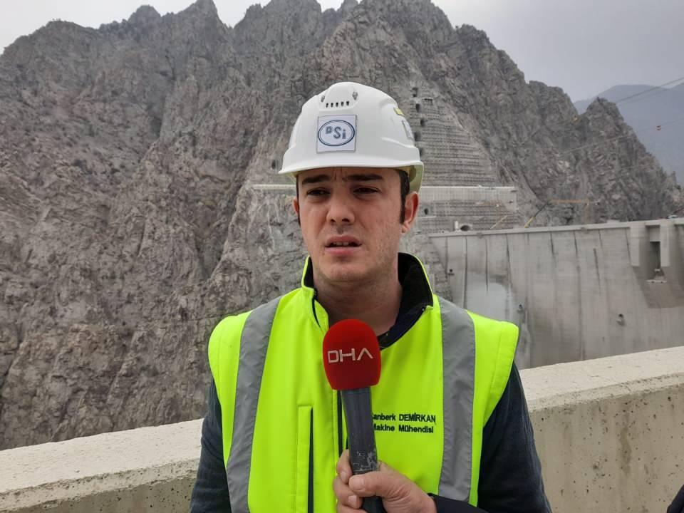 <p>İnşaat işlerinin yüzde 85'i, elektronik işlemlerin ise yüzde 75’i tamamlandı. Barajımız 275 metre yüksekliğindedir. </p>