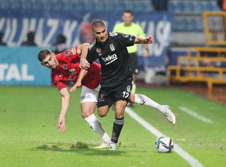 <p>Karşılaşmanın Beşiktaşlılar açısından teselli olunabilecek tek tarafı, Can Bozdoğan'ın attığı harika gol ve oynadığı iyi oyun oldu. Alınan bir puan ise 6 maç süren mağlubiyet serisini bitiren istatistik olarak kayıtlara geçti. </p>
