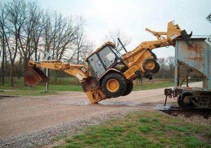 <p>Kepçe operatörü yaptığı şovu görüntüledi. Sadece 5 manevrada aracı trene nasıl yükledi. </p>
