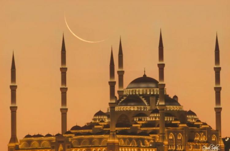 <p>Şahin, kubbe fotoğrafçılığına başlama hikayesinin ortaokul yıllarına dayandığını söyledi. </p>

<p> </p>
