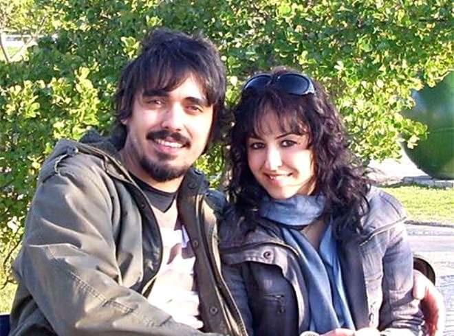 <p><strong>Kulakoğlu, eşiyle sevgi dolu pozlarını Instagram hesabından takipçileriyle paylaşıyor.</strong></p>

<p> </p>
